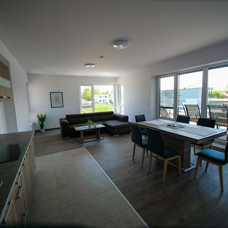 Zea Apartmanhaz Apartment บาลาตอนเฟนีแวช ภายนอก รูปภาพ