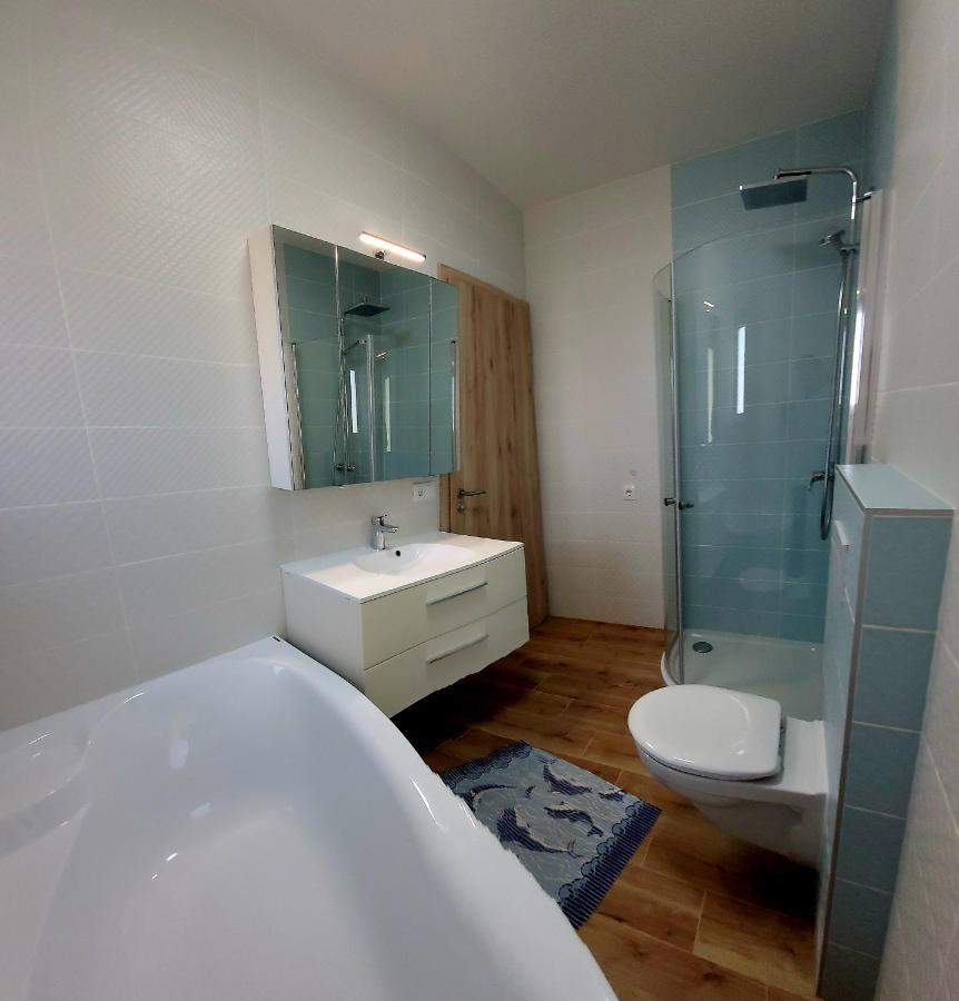Zea Apartmanhaz Apartment บาลาตอนเฟนีแวช ภายนอก รูปภาพ