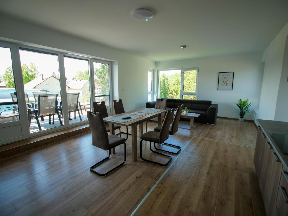 Zea Apartmanhaz Apartment บาลาตอนเฟนีแวช ภายนอก รูปภาพ
