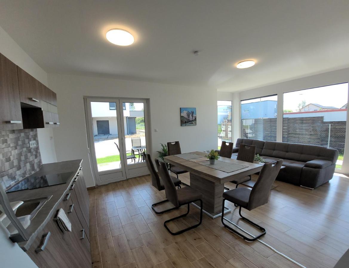 Zea Apartmanhaz Apartment บาลาตอนเฟนีแวช ภายนอก รูปภาพ