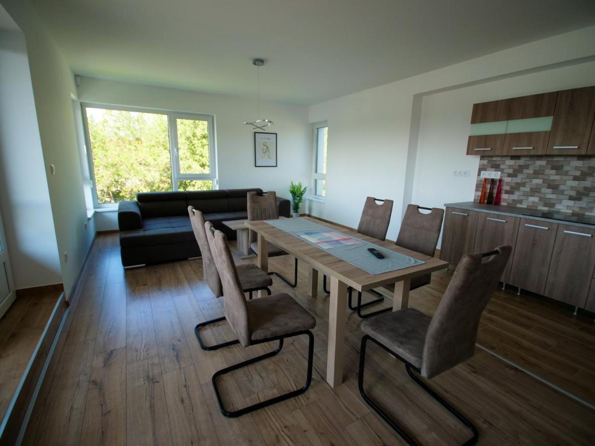 Zea Apartmanhaz Apartment บาลาตอนเฟนีแวช ภายนอก รูปภาพ