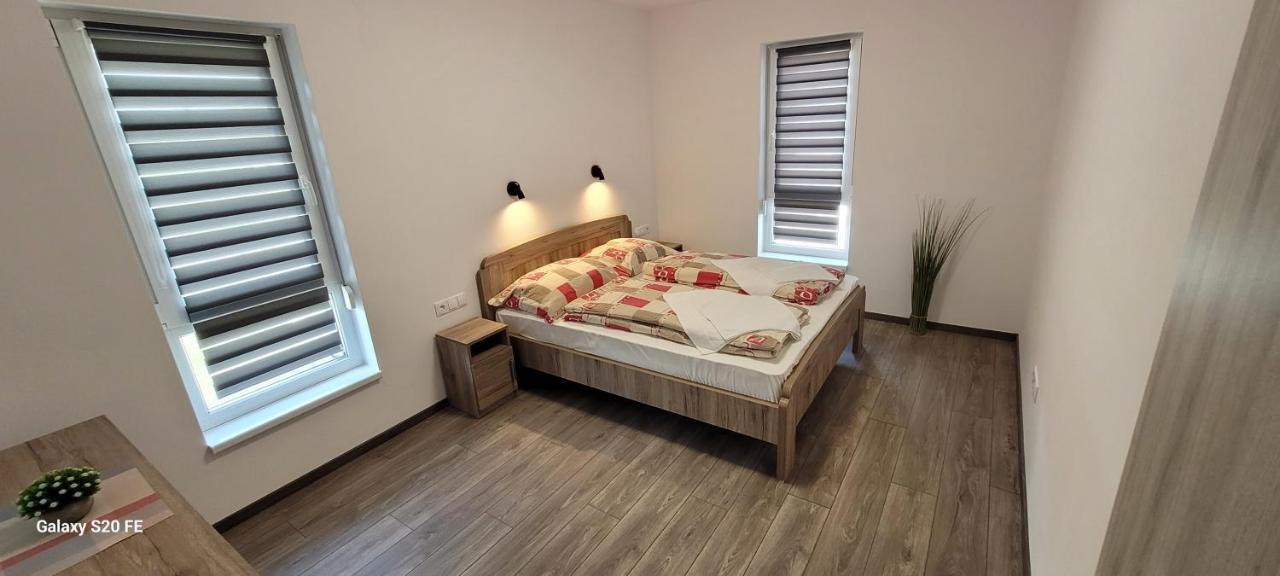 Zea Apartmanhaz Apartment บาลาตอนเฟนีแวช ภายนอก รูปภาพ