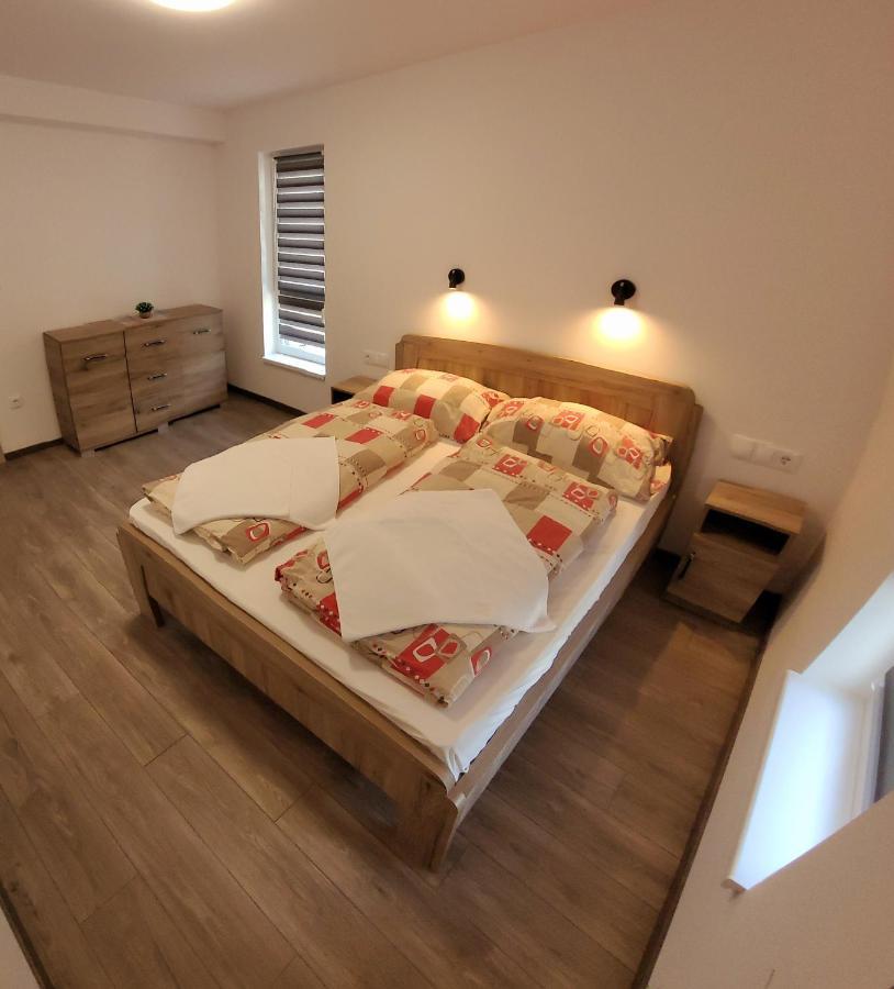 Zea Apartmanhaz Apartment บาลาตอนเฟนีแวช ภายนอก รูปภาพ